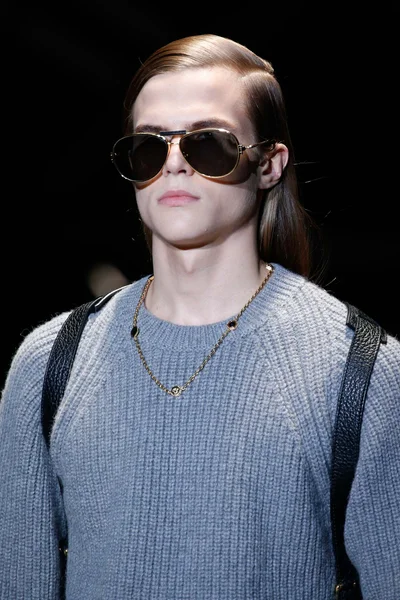 Look 37